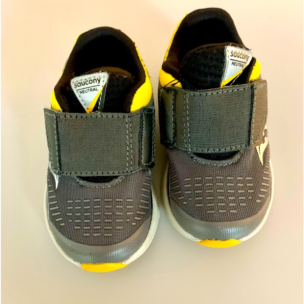 SAUCONY baby Sneakers - 4M - Excellent condition